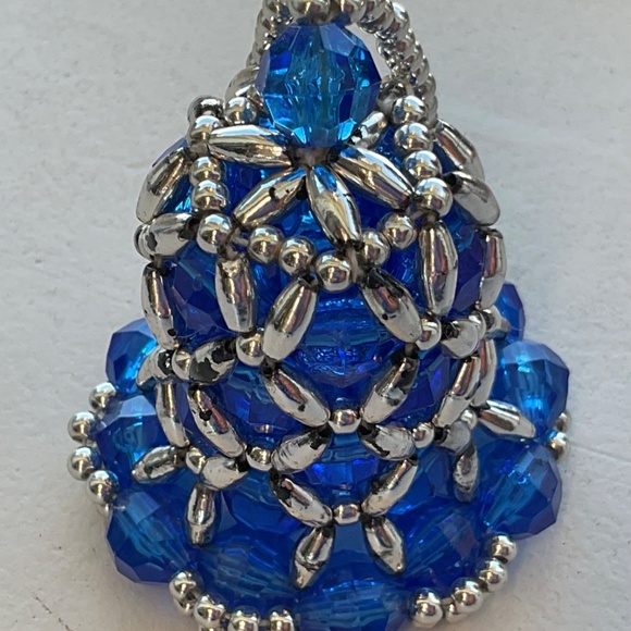 Vintage handmade beaded bells various colors 2” tall - Picture 8 of 11